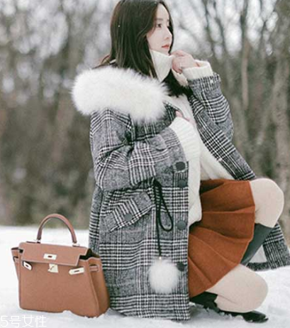 怎么挑選格子大衣？穿對(duì)了氣質(zhì)女就是你