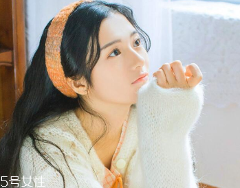 怎么選擇適合自己的襯衫？穿對了顯年輕