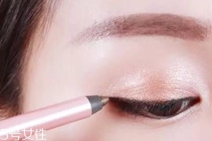 眼線怎么防止畫殘？分段畫不易錯