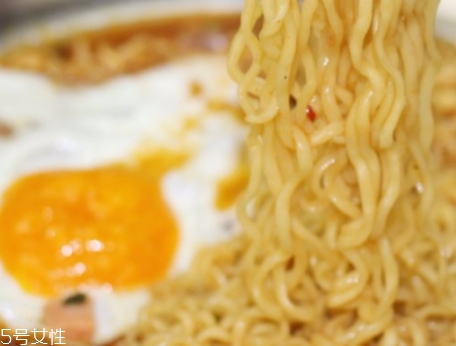 辛拉面的熱量 你還在用辛拉面減肥？