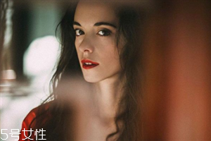 納米無(wú)痕雙眼皮多少錢(qián)？納米無(wú)痕雙眼皮就是埋線(xiàn)雙眼皮