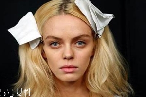 染發(fā)前為什么不能洗頭？洗掉了油脂保護膜