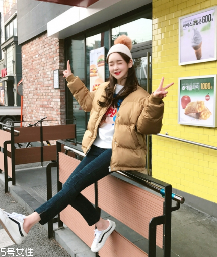 卡其色棉服怎么搭配？盡顯冬日氣質(zhì)范兒