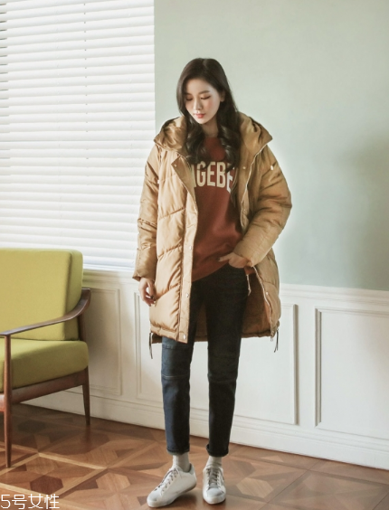 卡其色棉服怎么搭配？盡顯冬日氣質(zhì)范兒