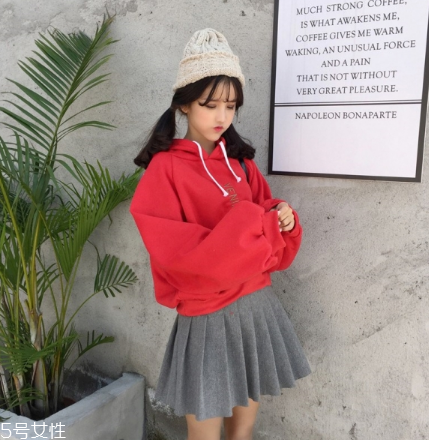 紅色衛(wèi)衣適合什么人穿？紅紅火火過新年