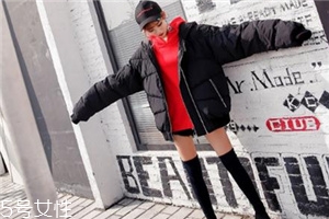 紅色衛(wèi)衣搭配什么鞋子？休閑風(fēng)時(shí)尚風(fēng)都能駕馭