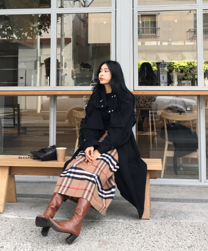 呢大衣搭配什么裙子好看？冬天也能萬種風情