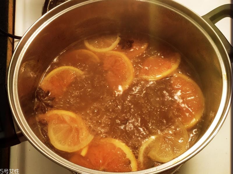 冬天調(diào)什么酒好喝 熱調(diào)酒來暖身 冬天調(diào)什么酒好喝 熱調(diào)酒來暖身