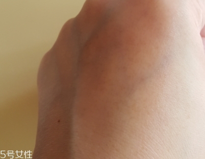 眼部凝膠什么時(shí)候用？更加推薦晚上用