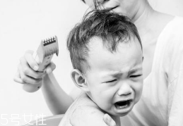 剪發(fā)能促進(jìn)頭發(fā)生長(zhǎng)嗎？毫無關(guān)系