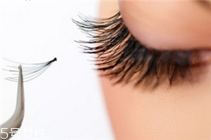 種睫毛會(huì)傷害自己原生睫毛嗎？種的睫毛教你在家卸掉