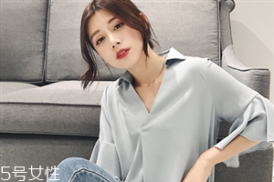 種睫毛是怎么種的？種睫毛是粘在睫毛這個(gè)位置