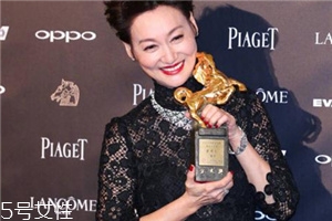 怎么穿衣服有女人味？跟著她學(xué)就對了