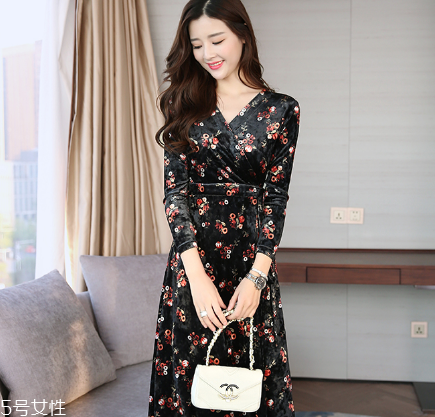 怎么穿衣服有女人味？跟著她學(xué)就對了