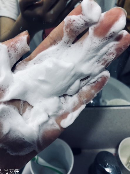 香奈兒洗面奶好用嗎？快吃下我這顆安利