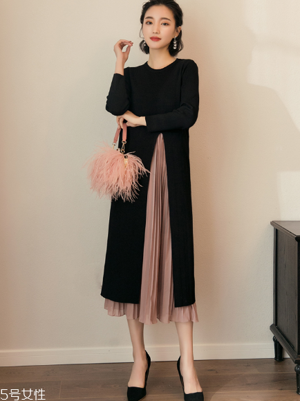 小香風(fēng)連衣裙怎么搭配？給你滿滿的女人味