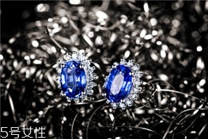 藍(lán)寶石一般多少錢一克？忠誠(chéng)與愛(ài)的象征