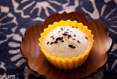 發(fā)糕為什么蒸出來塌陷 蓬松香軟發(fā)糕技巧 發(fā)糕為什么蒸出來塌陷 蓬松香軟發(fā)糕技巧