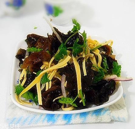 豆皮和木耳能一起吃嗎？味道非常棒