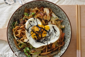 拉面可以炒嗎？教你炒拉面