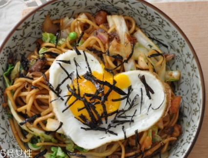 拉面可以炒嗎？教你炒拉面