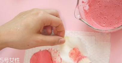 花瓣腮紅怎么做的？貌美又好用