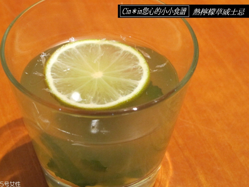 冬天調(diào)什么酒好喝 熱調(diào)酒來暖身 冬天調(diào)什么酒好喝 熱調(diào)酒來暖身