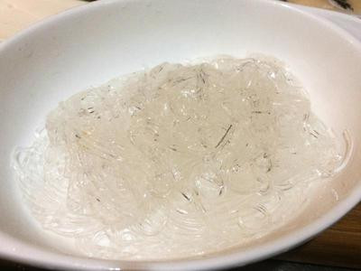 清蒸鮮魚粉絲煲怎么做 詳細步驟圖解 清蒸鮮魚粉絲煲怎么做 詳細步驟圖解