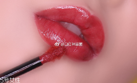 ysl圣羅蘭銀管唇釉好用嗎？蜜糖一樣水潤(rùn)柔滑