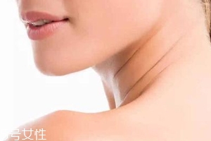 頸紋是怎么產(chǎn)生的？比面部肌膚更加脆弱