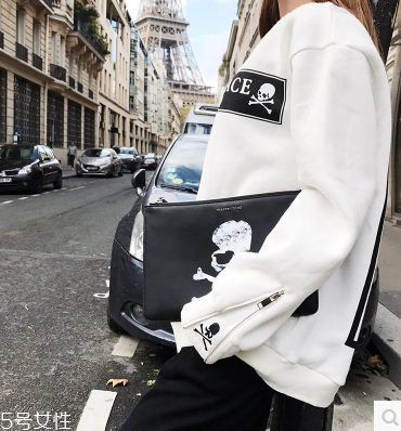 2018流行什么款式的衛(wèi)衣？這些衛(wèi)衣值得一看