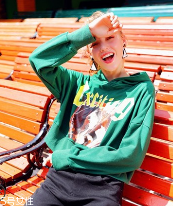 朋克風女生穿衣 朋克和冬日更搭！