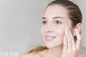 皮膚干燥會遺傳嗎？只要不是魚鱗病