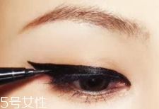 眉粉可以畫眼線嗎？