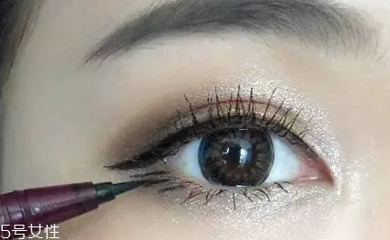 纖長型睫毛膏怎么刷？不要z字刷