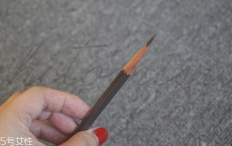 眉筆怎么削？最省眉筆的削法