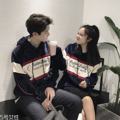 衛(wèi)衣掉色怎么辦？這樣洗不會(huì)掉色