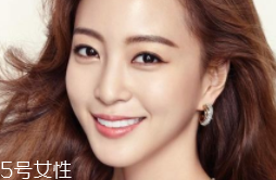 裸妝眼影怎么選？色號接近膚色