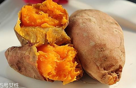 烤箱烤紅薯可以切開嗎 切開的紅薯烤的更快 烤箱烤紅薯可以切開嗎 切開的紅薯烤的更快