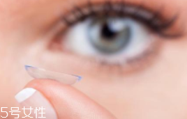 軟性隱形眼鏡人人都能戴嗎？糖友不能戴