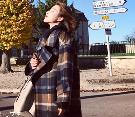格子大衣適合什么人穿？經(jīng)典格紋永不過時(shí)
