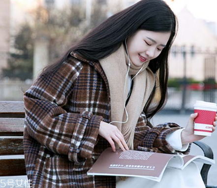 格子大衣適合什么人穿？經(jīng)典格紋永不過時(shí)