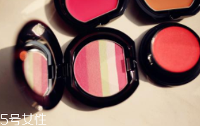 腮紅為什么引起過敏？腮紅刷該洗了