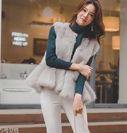 皮草馬甲什么季節(jié)穿？讓你在人群中脫穎而出