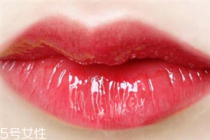 ysl唇釉怎么涂不掉色？唇部保養(yǎng)很重要