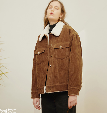 羊羔毛外套適合幾度穿？變身酷girl全靠它