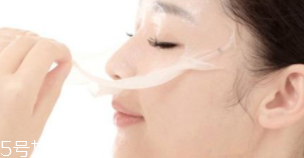 面膜不服帖怎么辦？中間剪開更好敷