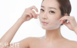 面膜不服帖怎么辦？中間剪開更好敷