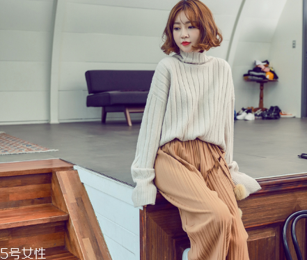 2018年最火的毛衣款式 毛衣也要玩新潮 2018年最火的毛衣款式 毛衣也要玩新潮
