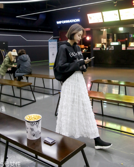 o型腿穿什么裙子好看？美美長裙才撩人